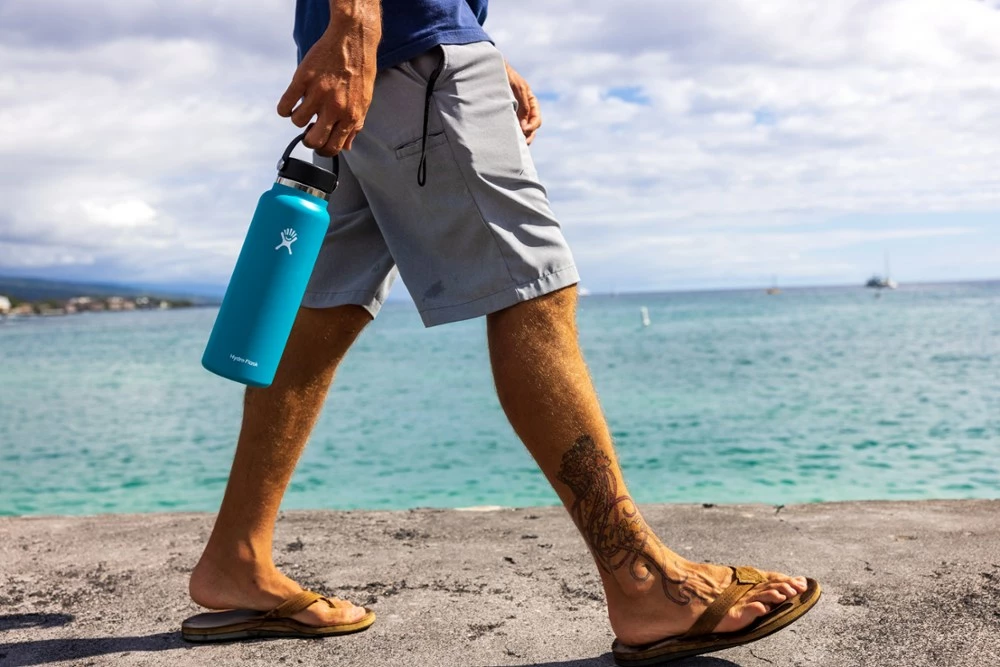 Hydro Flask Wide-Mouth Vacuum Water Bottle with Straw Lid - 32 fl. oz. 3 Hydro Flask Wide-Mouth Vacuum Water Bottle with Straw Lid - 32 fl. oz. - Image 3